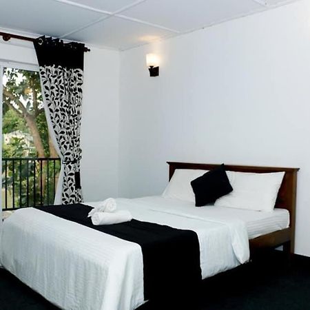Sadhara River View Lodge Kandy Exterior photo